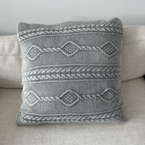 V Pillow Cable Knit Grey