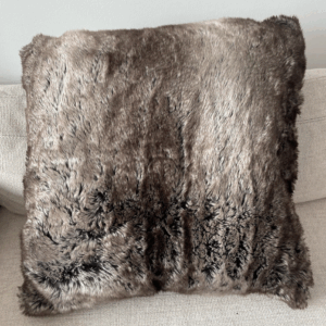 V Pillow Rh Fur Brown