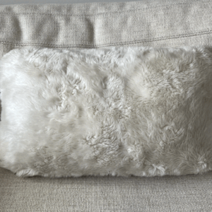 V Pillow Rh Fur Lumbar Ivory