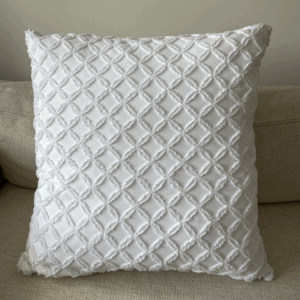 V Pillow Tufted Throw Classic White